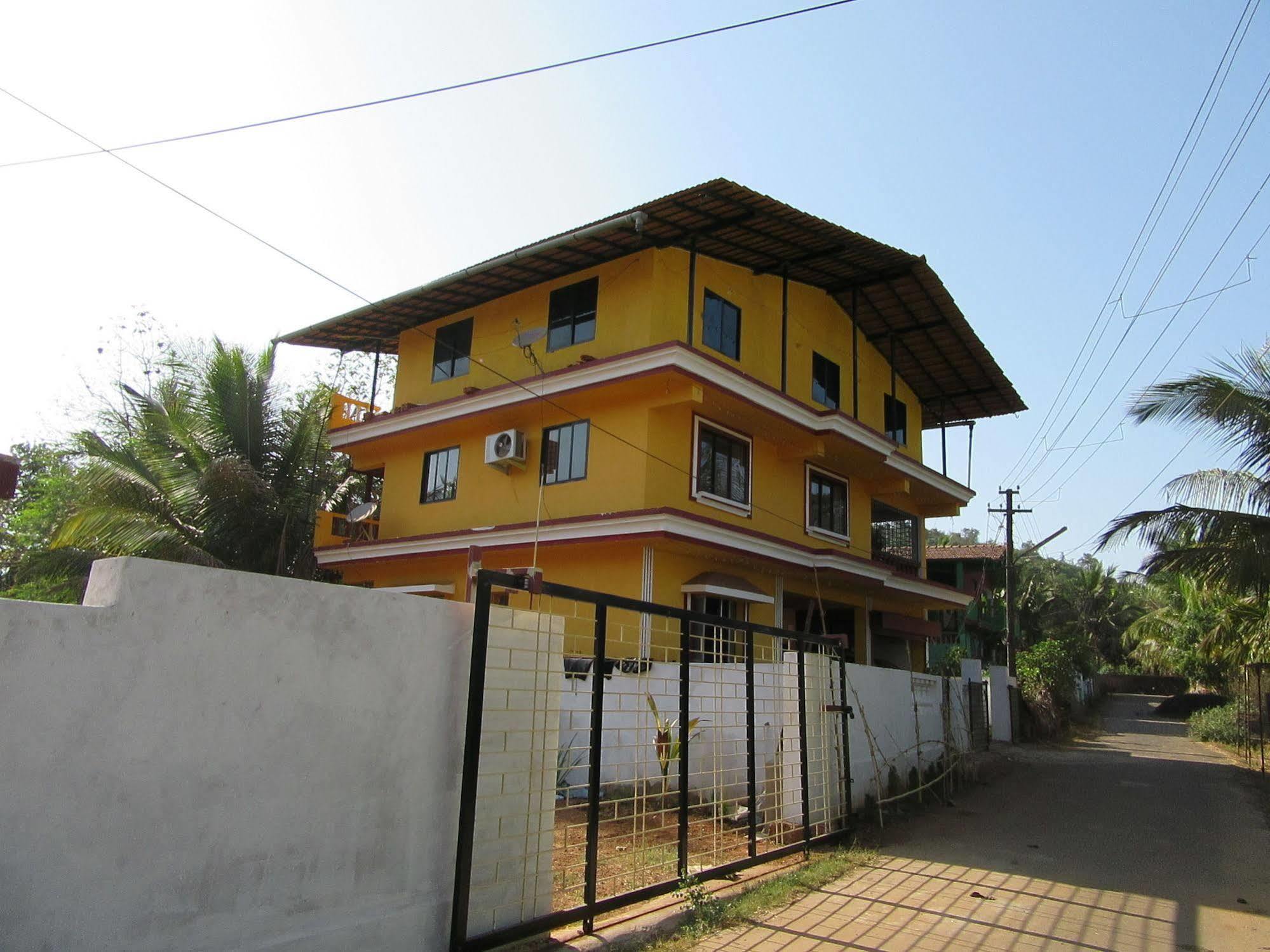 Mandrem Beach Guest House Goa 외부 사진